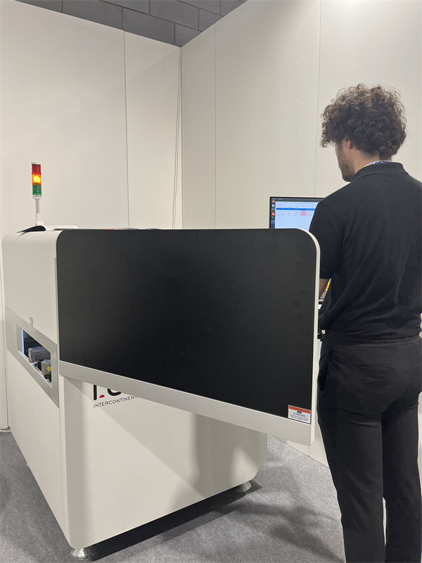 ICT's AOI-inspectiemachine op Focus On PCB-tentoonstelling in Italië (4)