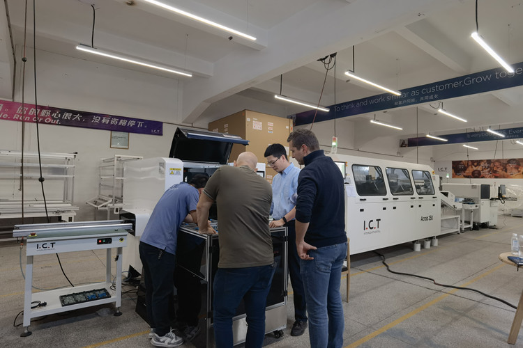 aangepaste automatische THT-productielijn