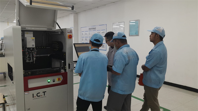 ICT Wereldwijde technische ondersteuning voor op maat gemaakte Refollow-oven in Maleisië (5)