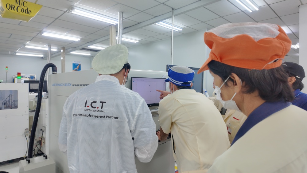 ICT-technische ondersteuning voor de installatie van lasermarkeermachines in Thailand.jpg