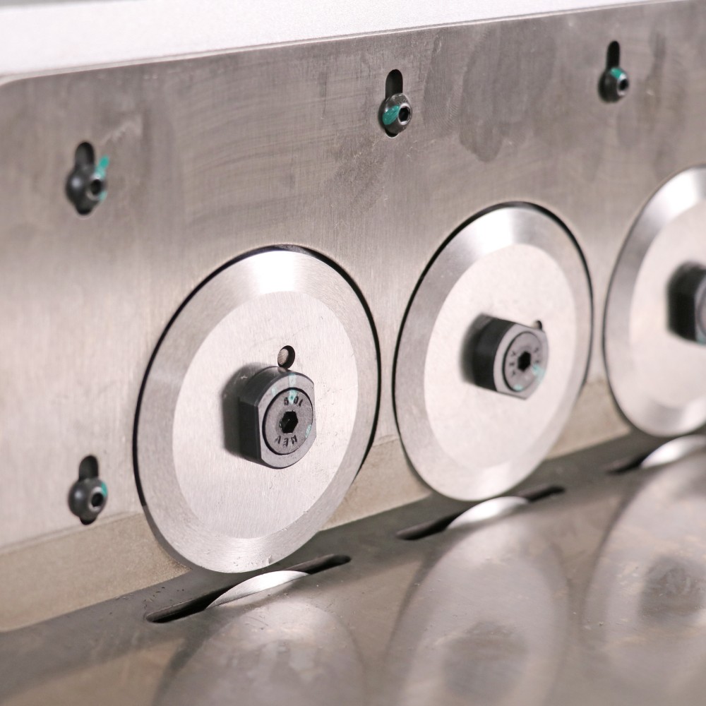 ICT-LS1200 | LED-scheidingsteken PCB V-Cut-machine