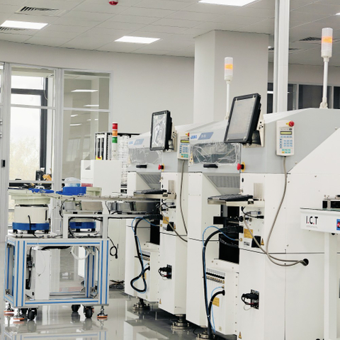 JUKI JM-100 | Hoge snelheid JUKI Automatische DIP-apparatuur Vreemde vorm Component PTH-invoegmachine