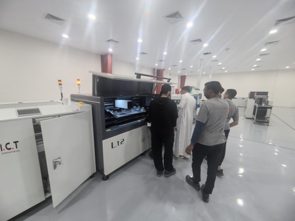 SMT -lijninstallatie en training in Saoedi -Arabier