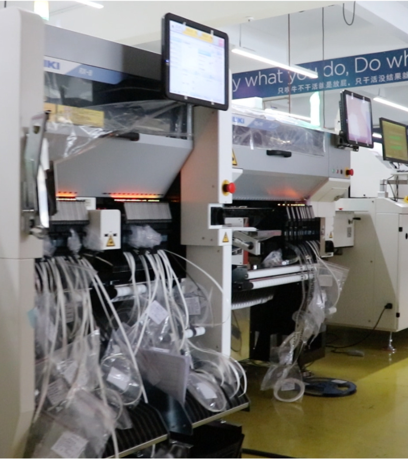 ICT | JUKI LED Tubelight 4 Head Still Body Pick and Place Machine SMT Chip Mounter voor PCB