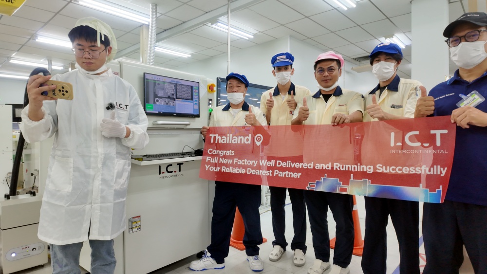 ICT-ingenieur voltooit met succes de lasermarkeerinstallatie in Thailand.jpg