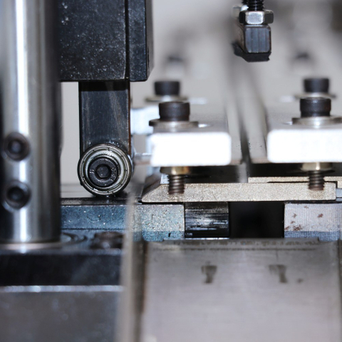ICT | Volautomatische PCB-stekkersnijmachine